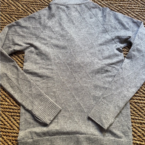 Southern Tide, women’s performance quarter-zip, size small. - Picture 5 of 5